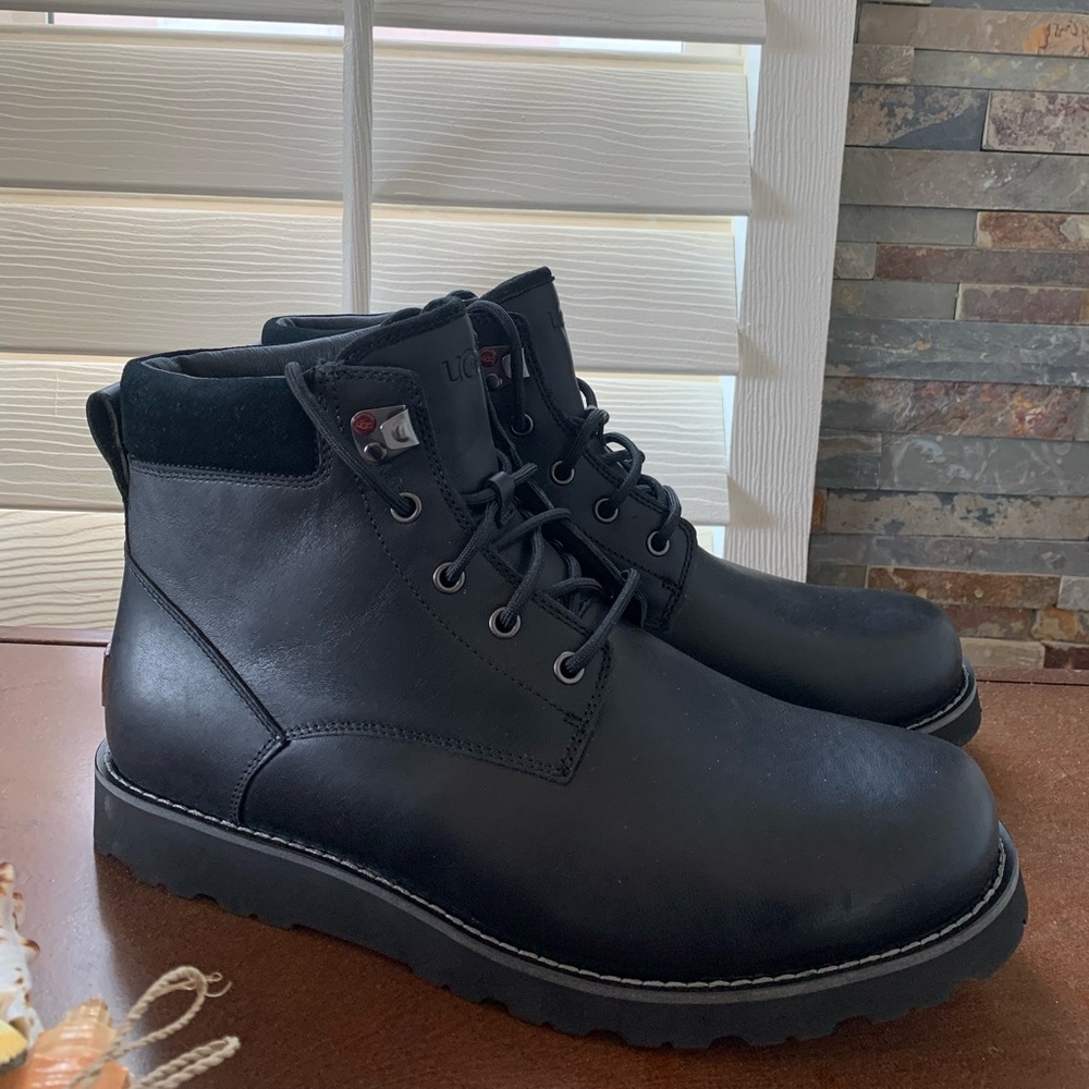 UGG Hannen Boot Blacked Out brand New